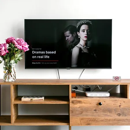 Urban Serenity Skyline View 1 * ティラナ