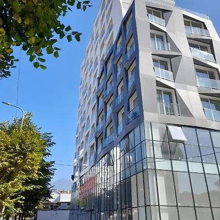 Urban Serenity Skyline View 1 Lejlighed