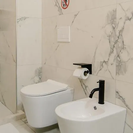 Urban Serenity Skyline View 1 Lejlighed