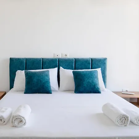 Lejlighed Urban Serenity Skyline View 1 Tirana