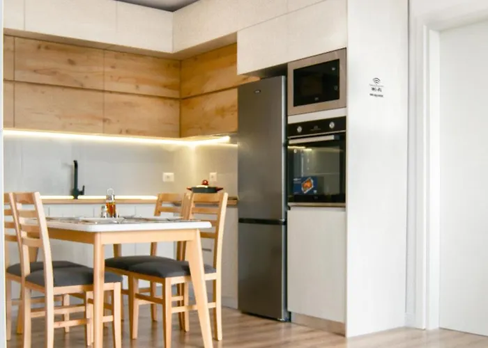 Urban Serenity Skyline View 1 * 티라나