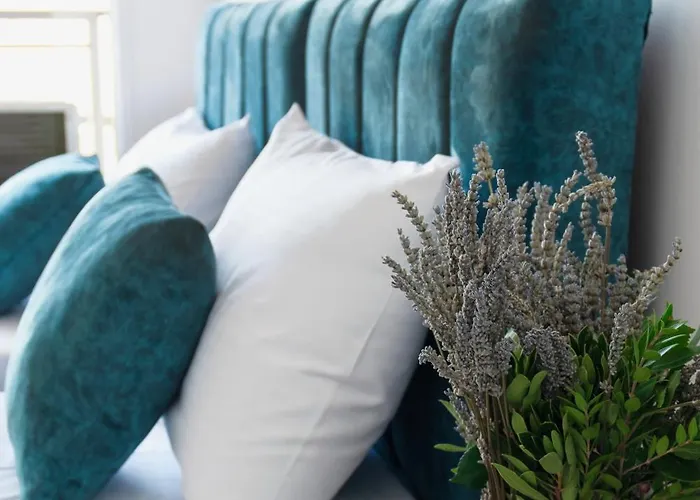 아파트 Urban Serenity Skyline View 1